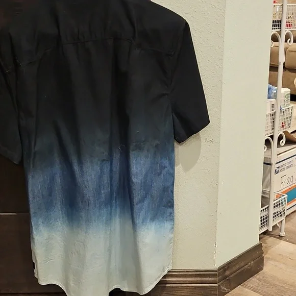 Men's Gradient Blue Shirt - Picture 3 of 3